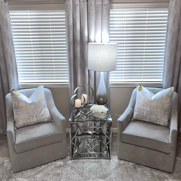 1-NWT CALLISTO HOME DECORATIVE PILLOW (Please read directions for details) - Picture 10 of 16